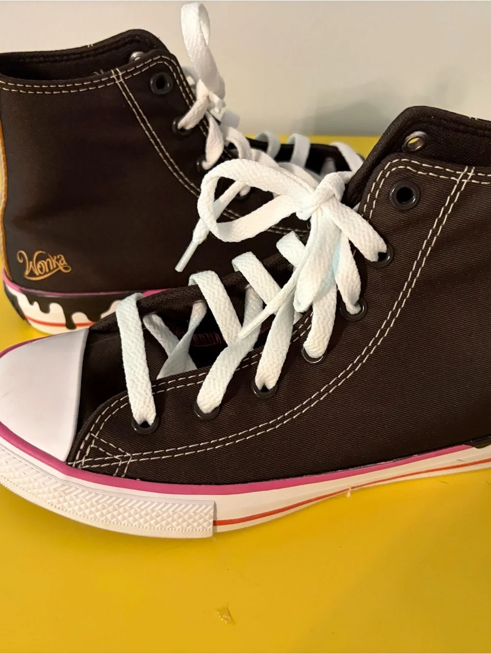 Converse Kids High-Top Sneakers in Brown with Pink Trim